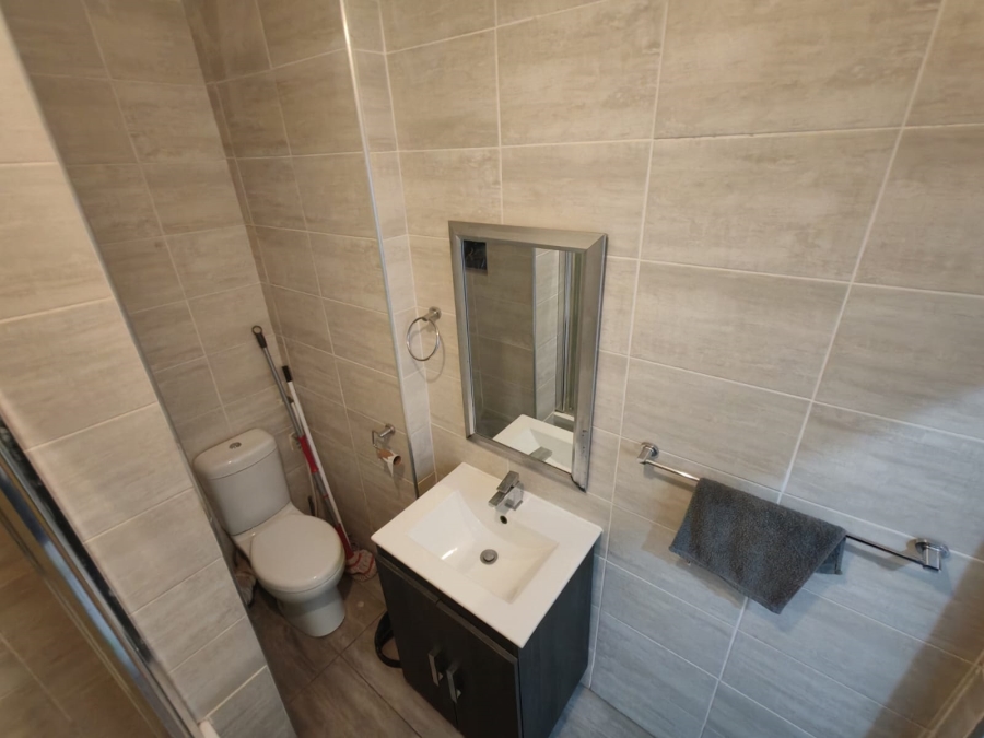To Let 1 Bedroom Property for Rent in Humewood Eastern Cape